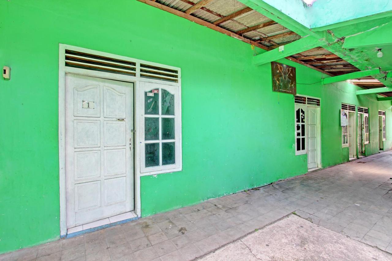 Hotel Spot On 91764 Griya Amarta Syariah Yogyakarta Exterior foto